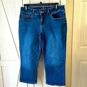 Lee Riders Mid Rise Capri Medium Blue Jeans Sz Unknown